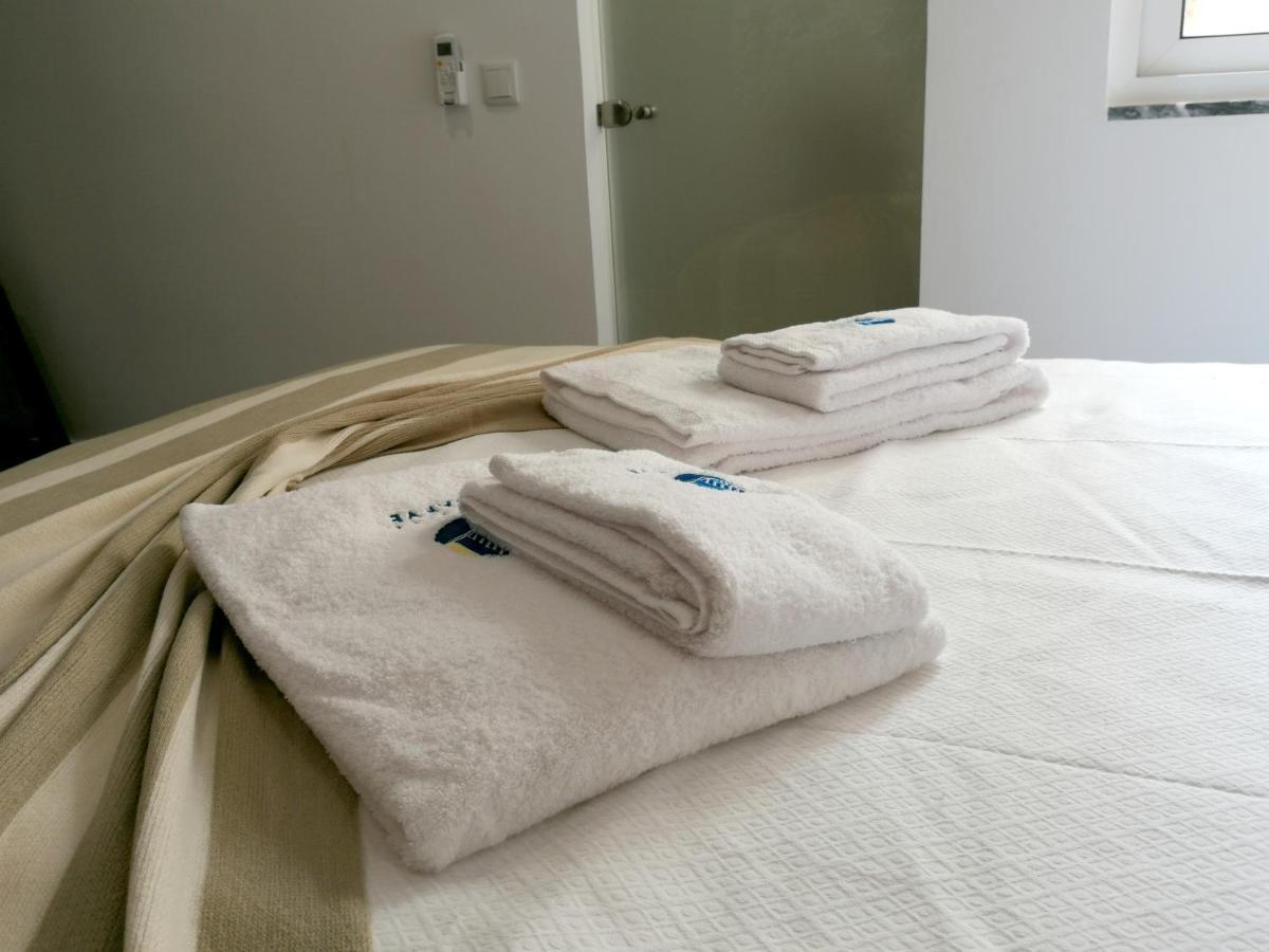 Suites Paradise Algarve クアルテイラ エクステリア 写真